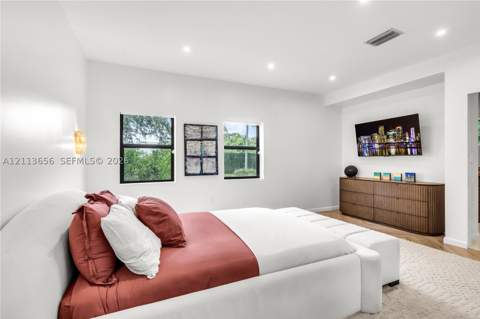 1656 Biarritz Dr, Miami Beach FL - photo 11 of 45
