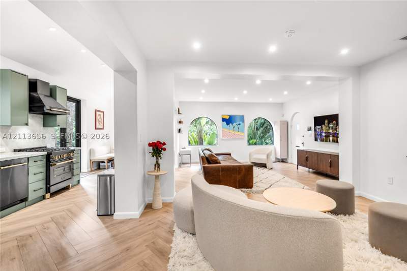 3 bedroom SingleFamilyResidence at 1656 Biarritz Dr, Isle Of Normandy Trouvill, Miami Beach — photo 2