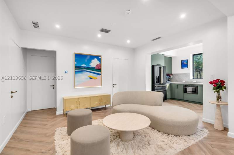 3 bedroom SingleFamilyResidence at 1656 Biarritz Dr, Isle Of Normandy Trouvill, Miami Beach — photo 3