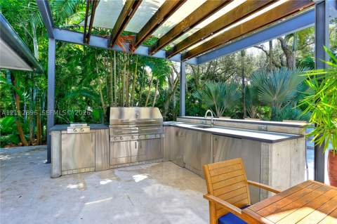 5520 Oakwood Ln, Coral Gables FL - photo 10 of 55