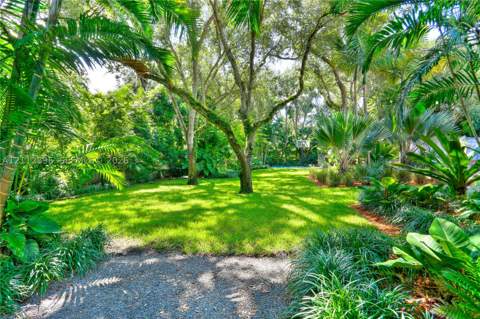 5520 Oakwood Ln, Coral Gables FL - photo 11 of 55