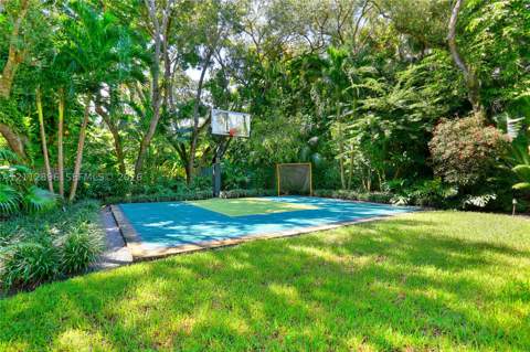 5520 Oakwood Ln, Coral Gables FL - photo 12 of 55