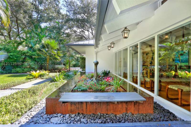 4 bedroom SingleFamilyResidence at 5520 Oakwood Ln, Snapper Creek Oaks, Coral Gables — photo 5