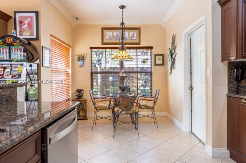 3 bedroom SingleFamilyResidence at 7940 NW 159th Ter, Silvercrest Lake Estates, Miami Lakes — photo 3