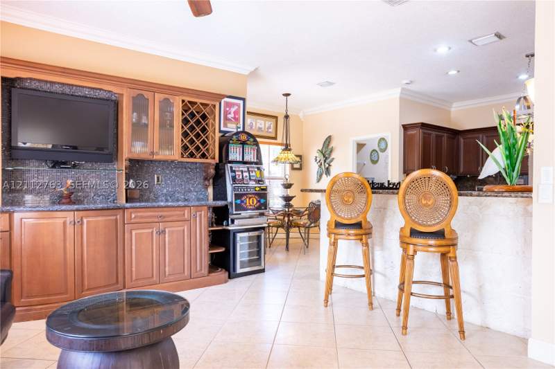 3 bedroom SingleFamilyResidence at 7940 NW 159th Ter, Silvercrest Lake Estates, Miami Lakes — photo 5