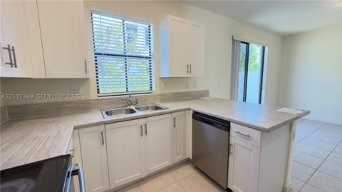 10827 W 33rd Ln 10827, Hialeah FL - photo 7 of 21