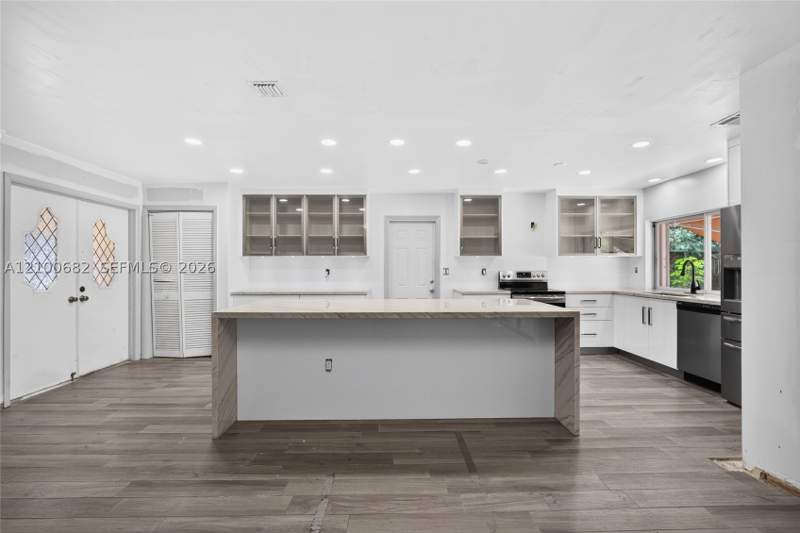 3 bedroom SingleFamilyResidence at 8402 SW 102nd Ct, Heftler Homes Sunset Park, Miami — photo 5
