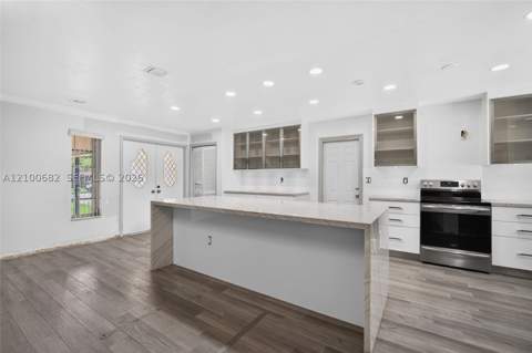 8402 SW 102nd Ct, Miami FL - photo 6 of 31