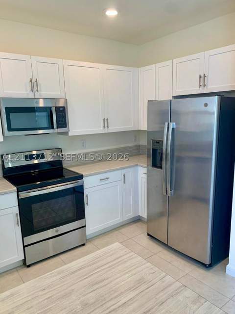 10906 W 33rd Ct, Hialeah FL - photo 7 of 8