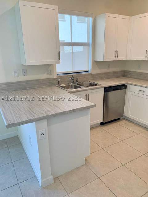 10906 W 33rd Ct, Hialeah FL - photo 8 of 8