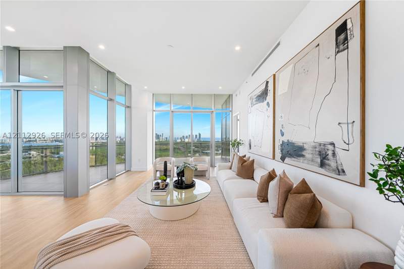 4 bedroom Condominium at 2411 Laguna Cir 3211, One Park Tower, North Miami — photo 2