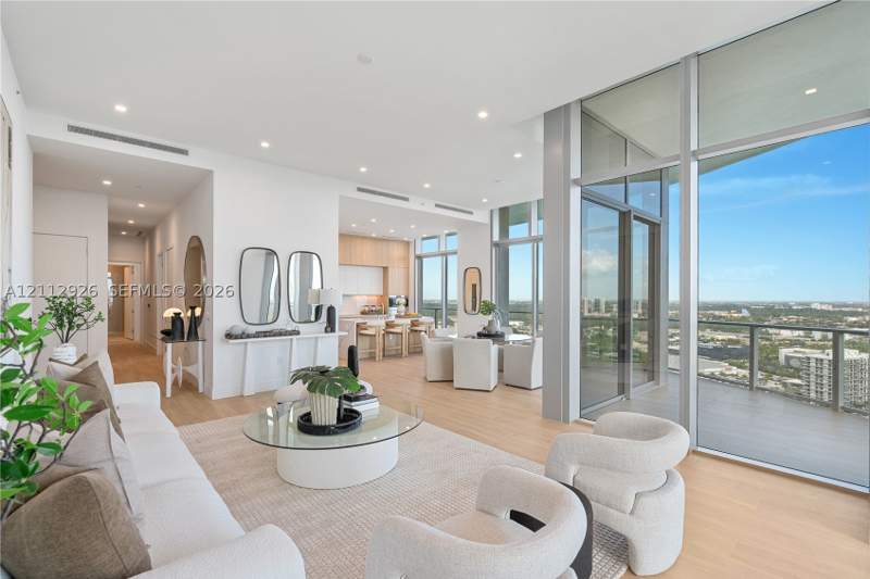 4 bedroom Condominium at 2411 Laguna Cir 3211, One Park Tower, North Miami — photo 4