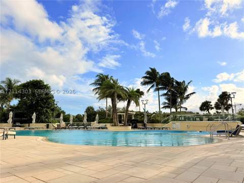 300 S Pointe Dr 1504, Miami Beach FL - photo 16 of 38