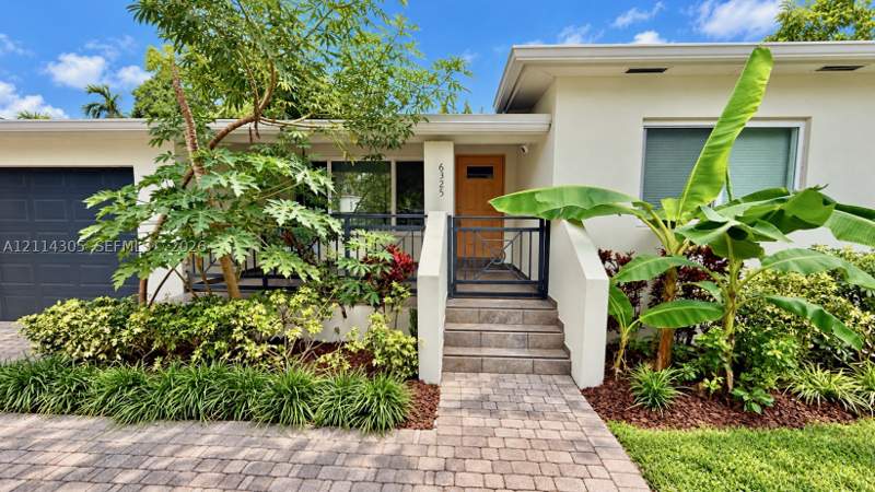 2 bedroom SingleFamilyResidence at 6325 SW 30th St, Coral Villas Rev, Miami — photo 2