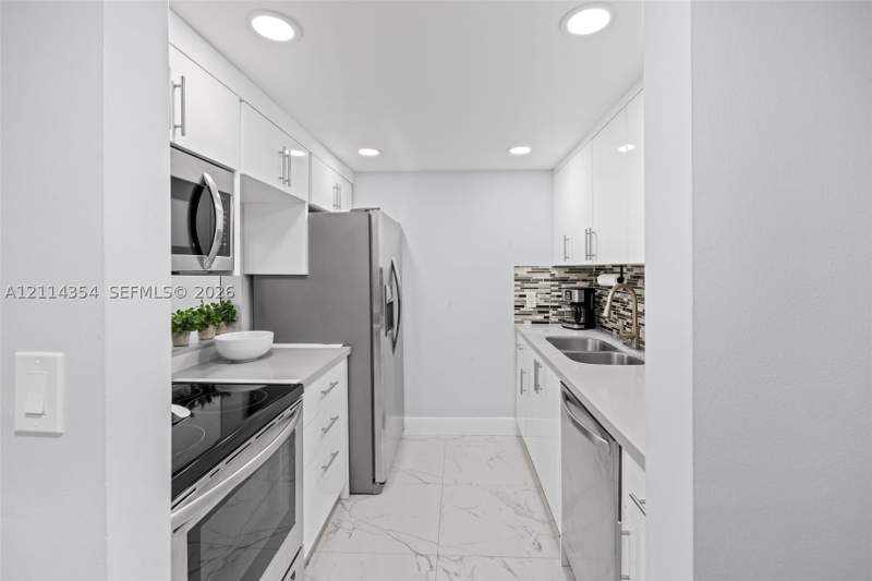 2 bedroom Condominium at 14401 SW 88th St 410N, Promenade at Kendale Lakes, Miami — photo 2