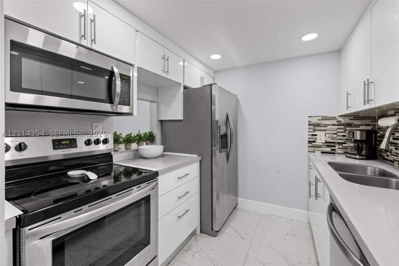 2 bedroom Condominium at 14401 SW 88th St 410N, Promenade at Kendale Lakes, Miami — photo 4
