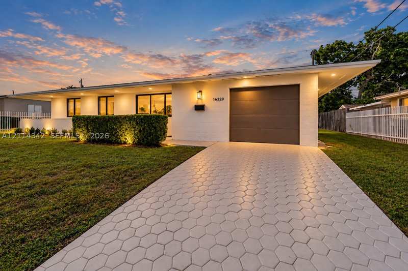 2 bedroom SingleFamilyResidence at 16220 SW 101st Ave, Fairway Park Sec 3, Miami — photo 1