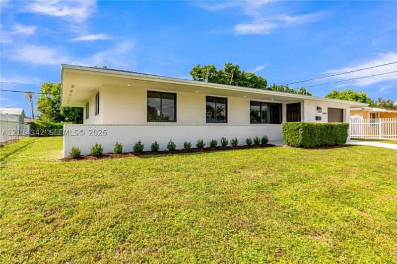 2 bedroom SingleFamilyResidence at 16220 SW 101st Ave, Fairway Park Sec 3, Miami — photo 4
