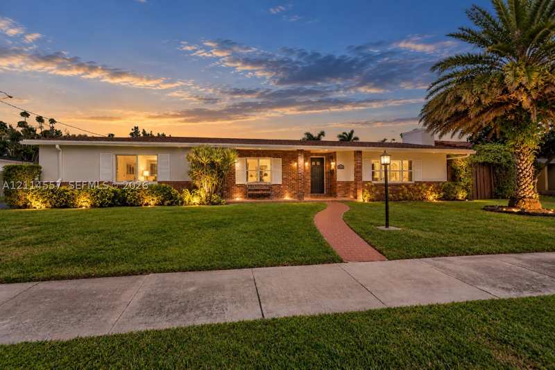 3 bedroom SingleFamilyResidence at 9261 SW 88th Ter, Cherry Grove Part 1, Miami — photo 1