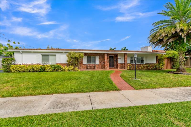 3 bedroom SingleFamilyResidence at 9261 SW 88th Ter, Cherry Grove Part 1, Miami — photo 3
