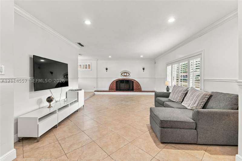 3 bedroom SingleFamilyResidence at 9261 SW 88th Ter, Cherry Grove Part 1, Miami — photo 4