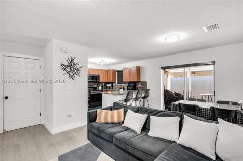 11486 NW 94th Pl 2, Hialeah Gardens FL - photo 8 of 42