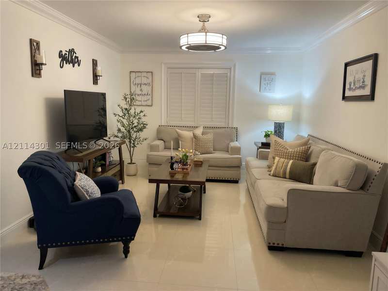2 bedroom Condominium at 8605 SW 68th Ct 5, Monterey Gardens Of Pinec, Pinecrest — photo 1