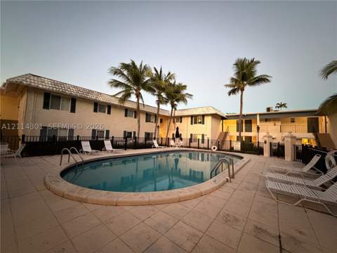 8605 SW 68th Ct 5, Pinecrest FL - photo 9 of 13