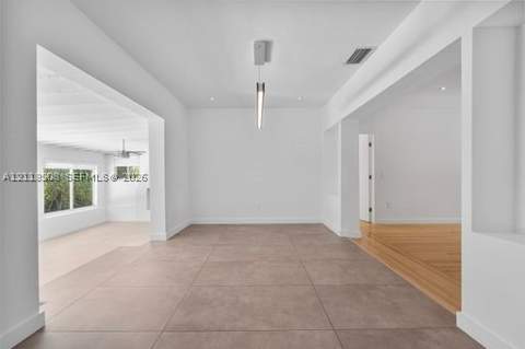 4469 Post Ave, Miami Beach FL - photo 11 of 37