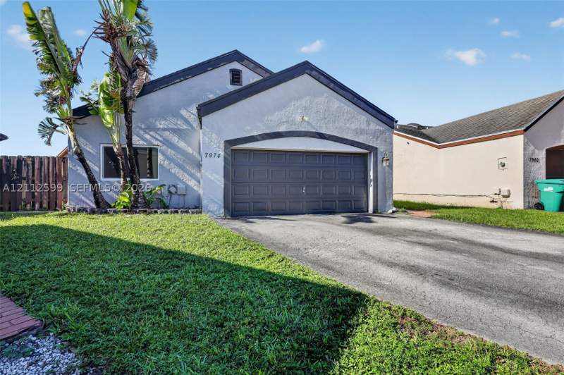 4 bedroom SingleFamilyResidence at 7974 NW 190th Ter, Lakes Of Avalon Sec 3, Hialeah — photo 2