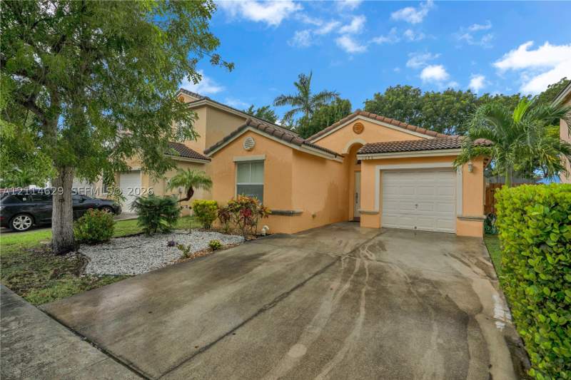 3 bedroom SingleFamilyResidence at 1080 SE 19th Ave, Shores At Keys Gate, Homestead — photo 2