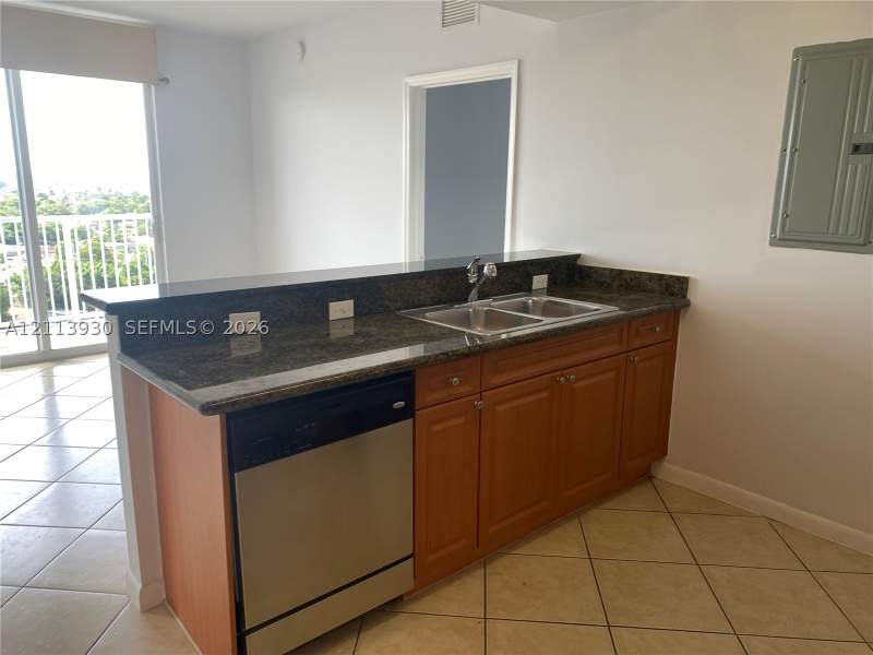 2 bedroom Condominium at 1 Glen Royal Pkwy 1113, Altos De Miami Condo, Miami — photo 3