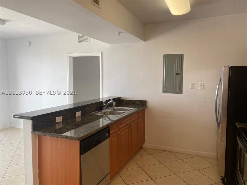 2 bedroom Condominium at 1 Glen Royal Pkwy 1113, Altos De Miami Condo, Miami — photo 4