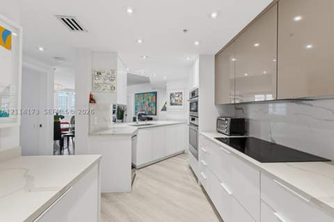 701 Brickell Key Blvd 1012, Miami FL - photo 9 of 40