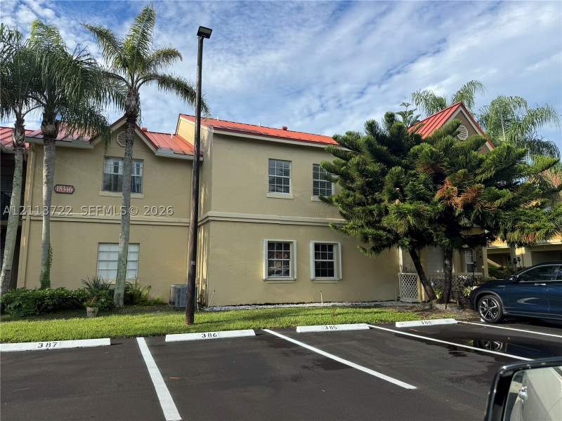 2 bedroom Condominium at 18346 NW 68th Ave K, La Hacienda Country Club, Hialeah — photo 2