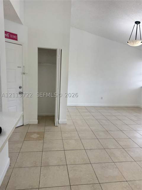 18346 NW 68th Ave K, Hialeah FL - photo 7 of 30