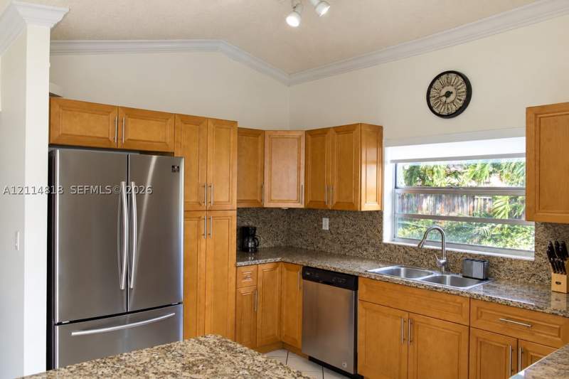 4 bedroom SingleFamilyResidence at 19880 NW 64th Ct Rd, Country Lake Manors, Hialeah — photo 5