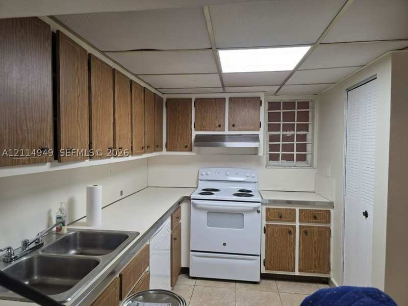 3 bedroom Condominium at 1990 W 56th St 1319, Palm-West Gardens Condo, Hialeah — photo 1