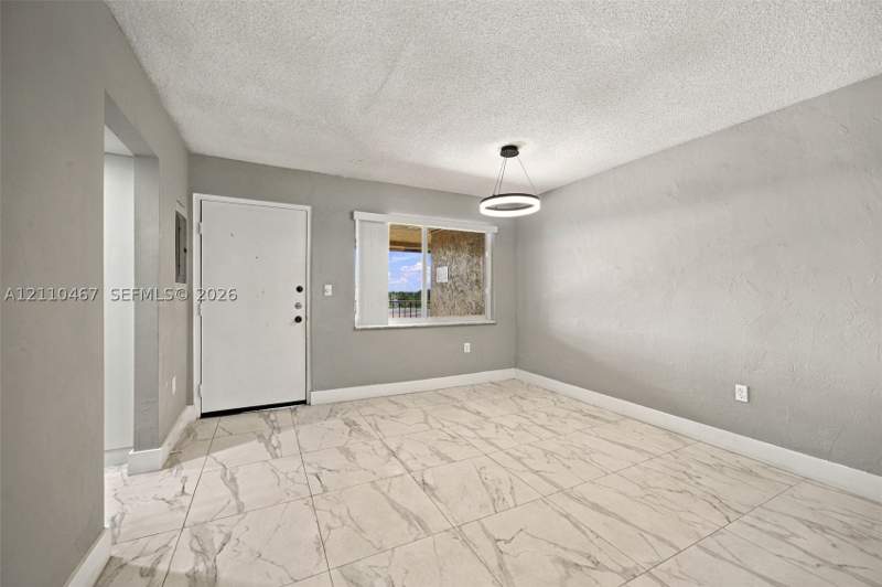 2 bedroom Condominium at 6575 W 4th Ave 507B, Kings Castle Condo, Hialeah — photo 2