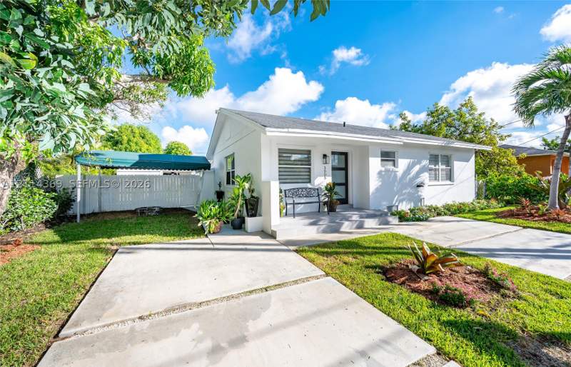 3 bedroom SingleFamilyResidence at 3005 SW 24th Ter, The Pines, Miami — photo 3