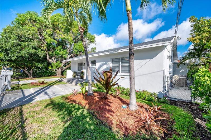 3 bedroom SingleFamilyResidence at 3005 SW 24th Ter, The Pines, Miami — photo 4