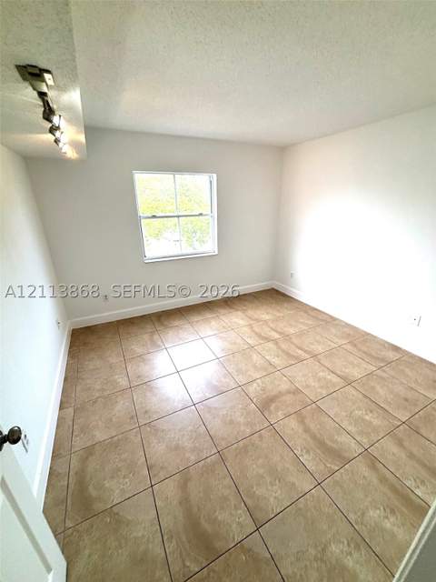 8200 SW 210th St 101, Cutler Bay FL - photo 6 of 11