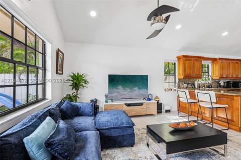 16441 NW 84th Ct, Miami Lakes FL - photo 6 of 48