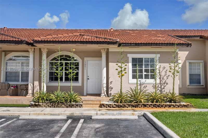 3 bedroom Villa at 13801 SW 170th Ter, Cazadores Sub, Miami — photo 1