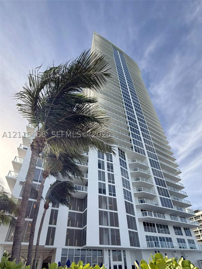 3 bedroom Condominium at 16699 Collins Ave 3101, La Perla Condo, Sunny Isles Beach — photo 2