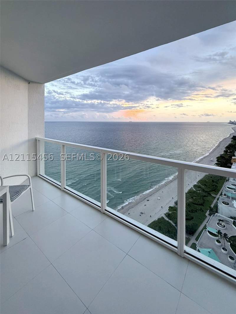 3 bedroom Condominium at 16699 Collins Ave 3101, La Perla Condo, Sunny Isles Beach — photo 4
