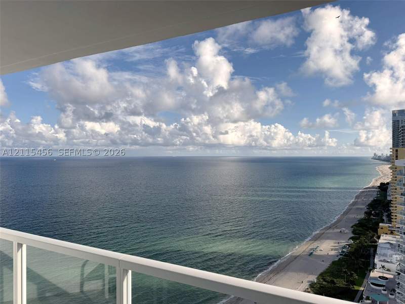 3 bedroom Condominium at 16699 Collins Ave 3101, La Perla Condo, Sunny Isles Beach — photo 5
