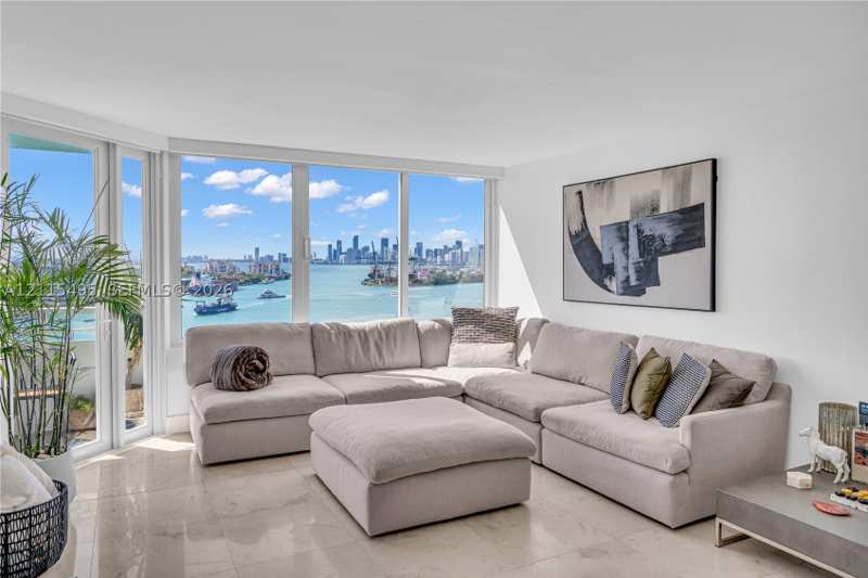 1 bedroom Condominium at 400 S Pointe Dr 1807, South Pointe Towers Condo, Miami Beach — photo 1