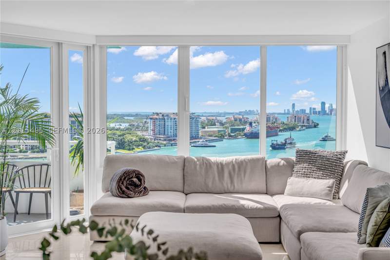 1 bedroom Condominium at 400 S Pointe Dr 1807, South Pointe Towers Condo, Miami Beach — photo 2