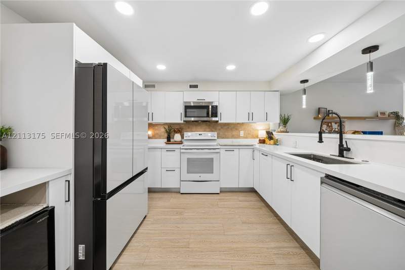 1 bedroom Condominium at 10854 N Kendall Dr 216, Kendall Gate Condo, Miami — photo 5